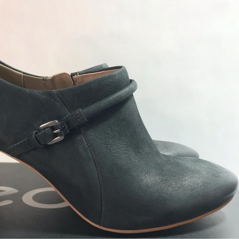 ECCO Women's Black Heeled Leather Booties Size 35 NIB - Picture 7 of 16